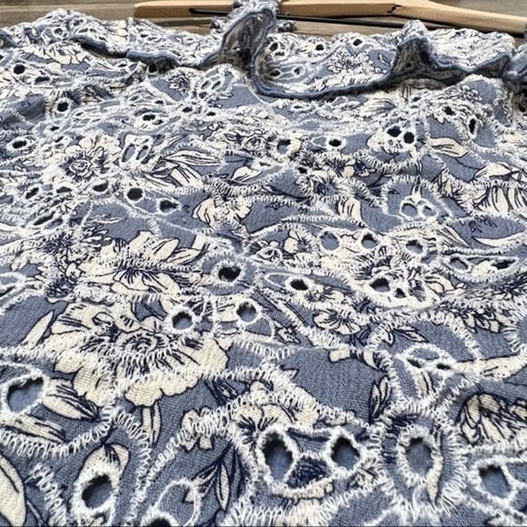 American Eagle Eyelet Blue Tank Top size Large - Picture 10 of 14